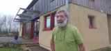 Sémeries : les Dupont heureux dans leur maison écologique en paille et bois 