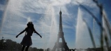 Îlots de fraîcheur, peinture… La mairie de Paris dévoile les contours de son plan pour adapter la ville aux...